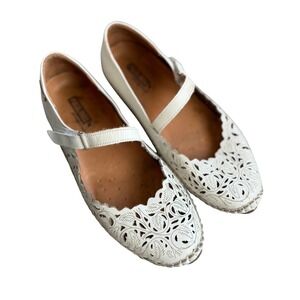 Pikolinos Puerto Vallarta Cream Leather Laser Cut Mary Jane Flats Women's 39
